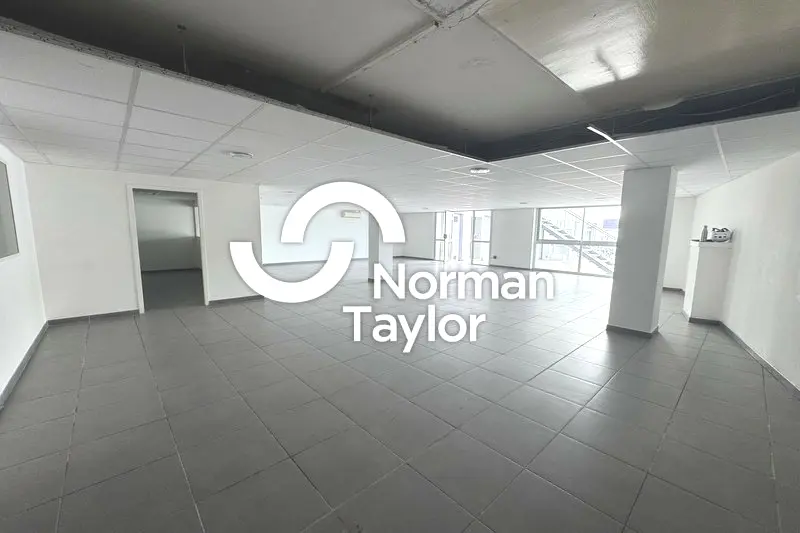 A louer Local commercial  180m² Montpellier