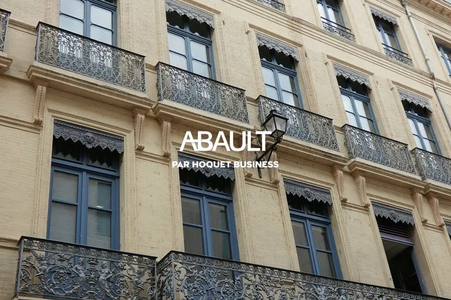 A LOUER - LOCAL COMMERCIAL AVENUE ST EXUPERY TOULOUSE - ENVIRON 145M²