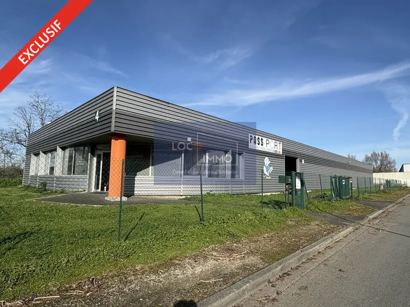 LOCAUX D'ACTIVITÉS / ENTREPÔT DE STOCKAGE  À VENDRE