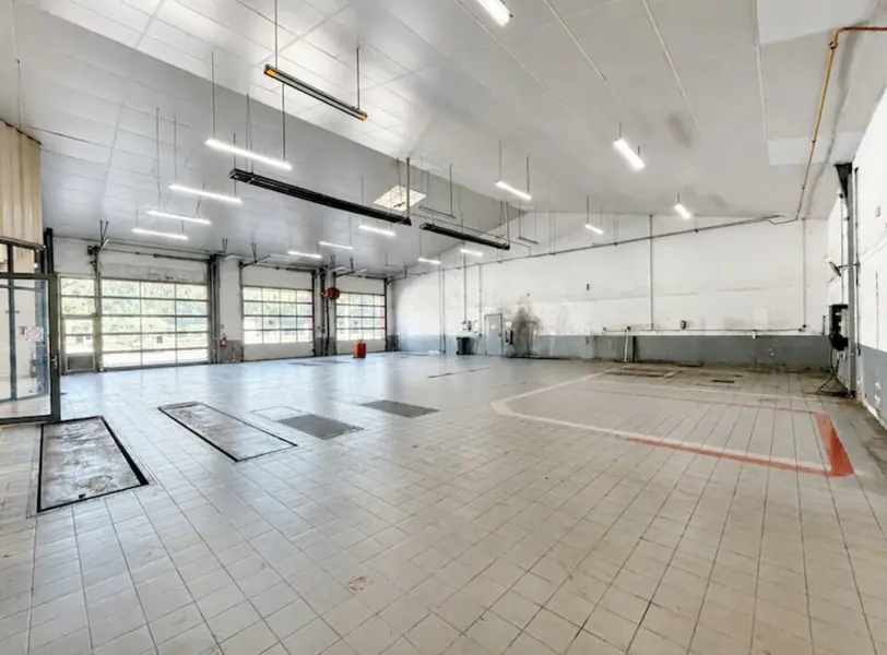 A louer Locaux d'activité 501m² Persan