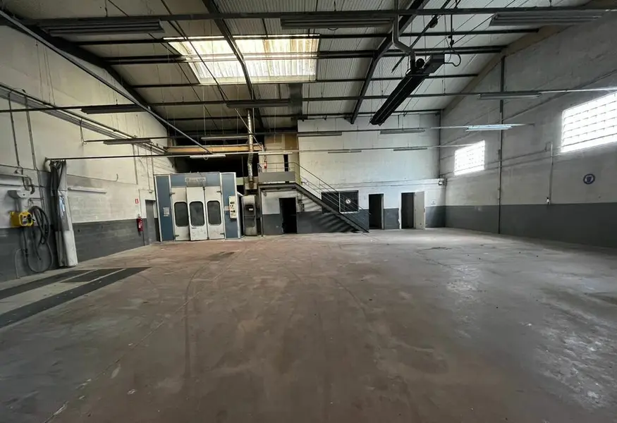 A louer Locaux d'activité 300m² Persan