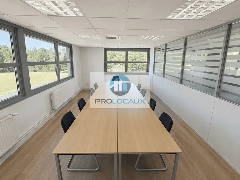 A louer Bureaux 223m² Dury