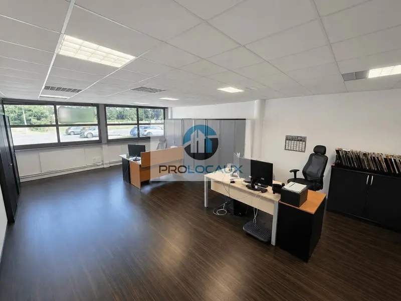 A louer Bureaux 89m² Dury