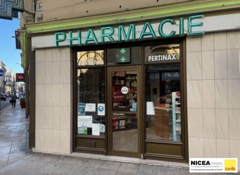TRES BEAU LOCAL COMMERCIAL A LOUER EN CENTRE VILLE DE NICE.