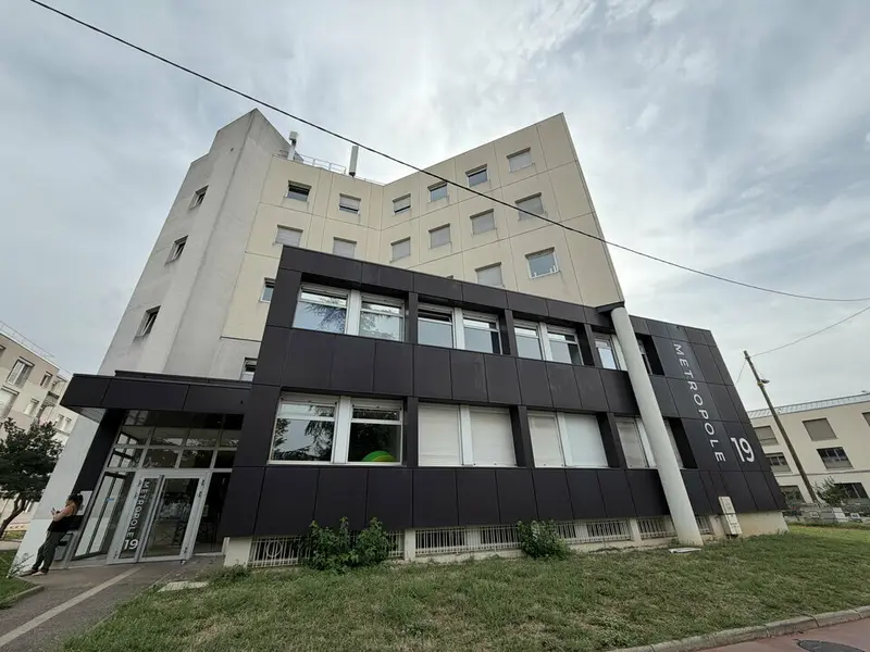 A louer Bureaux 484m² Vénissieux