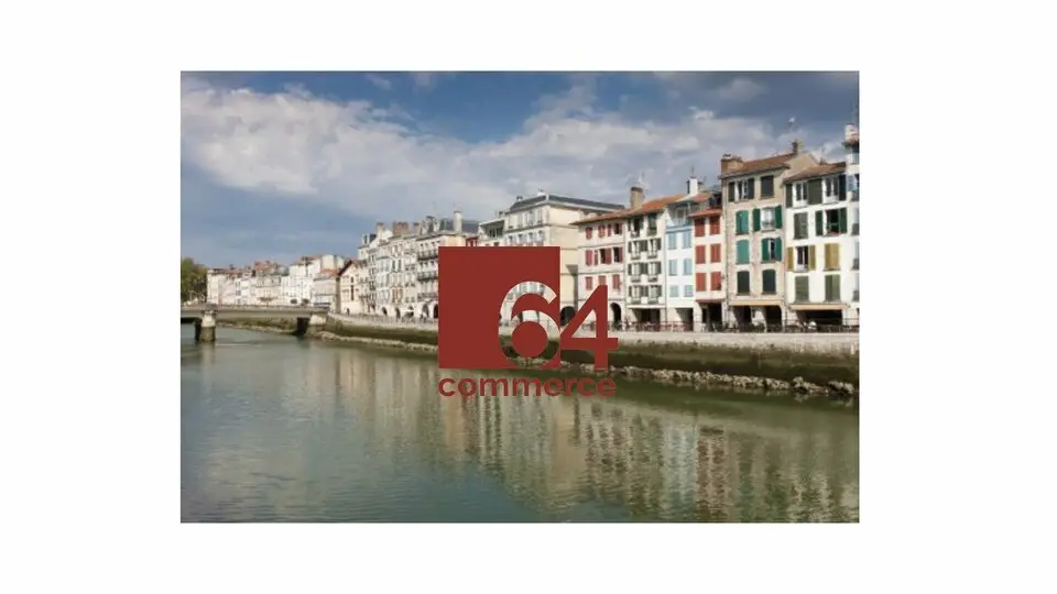 A LOUER LOCAL COMMERCIAL ENVIRON 180 M2 À BAYONNE