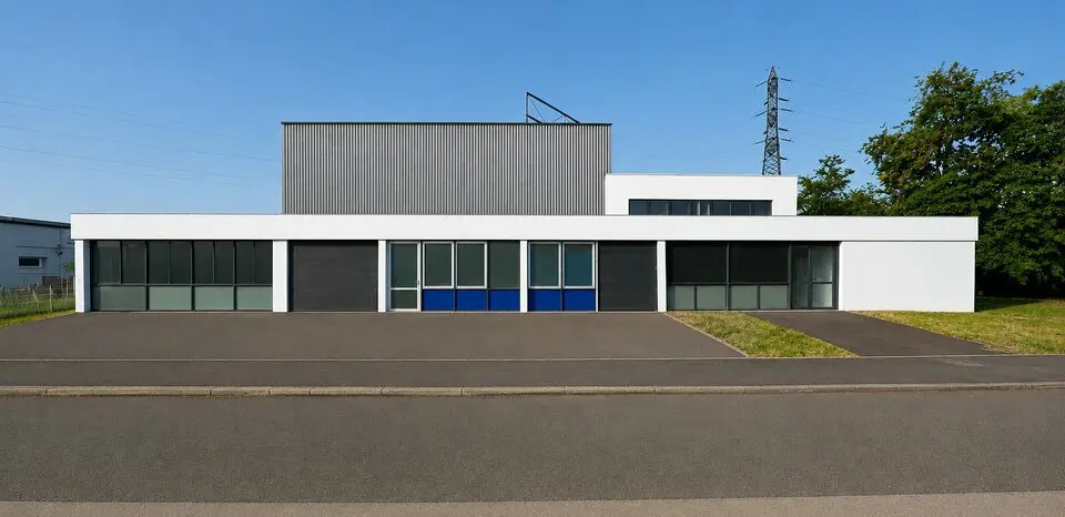 Local mixte bureaux / stockage de 100 m² avec parking à Bordeaux nord