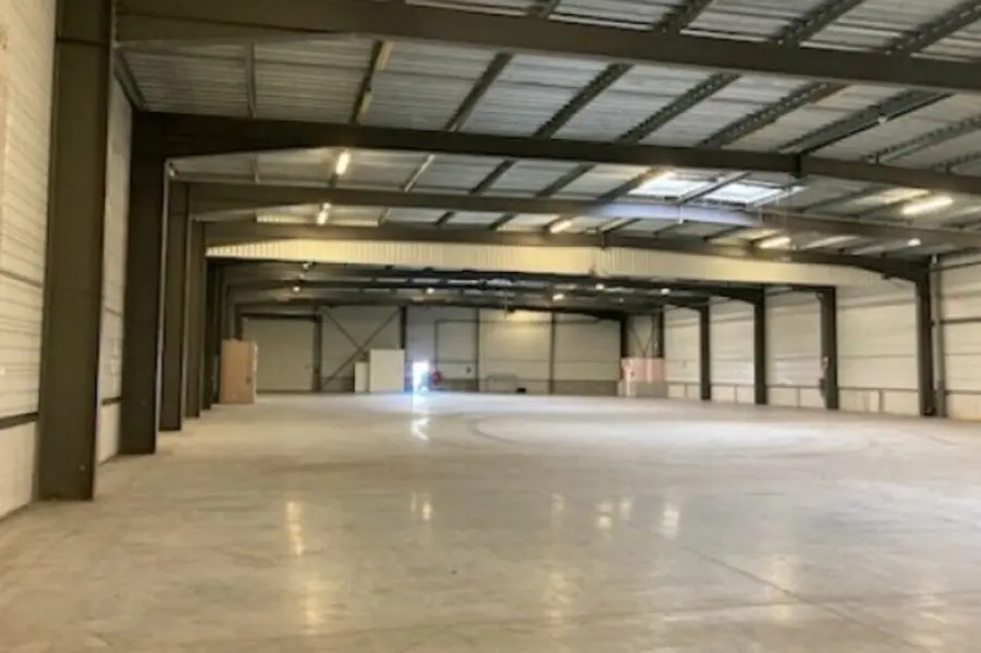 A louer Locaux d'activité 2000m² Le Haillan