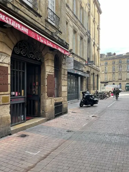 A vendre Local commercial  210m² Bordeaux