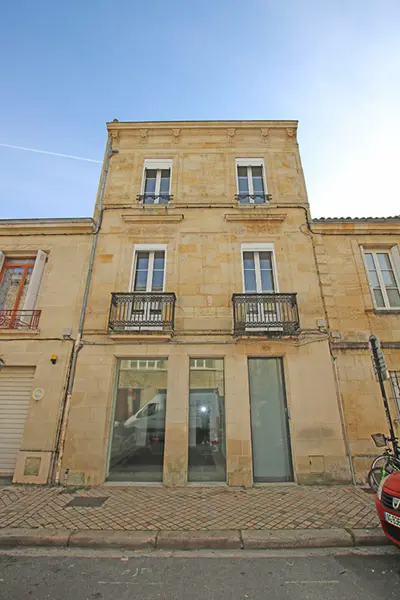 A louer Local commercial  89m² Bordeaux