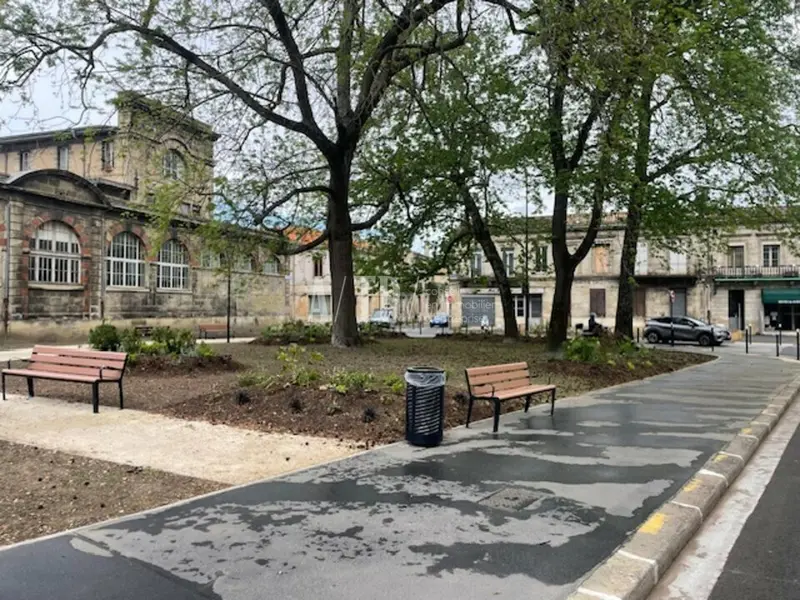 A louer Local commercial  800m² Bordeaux