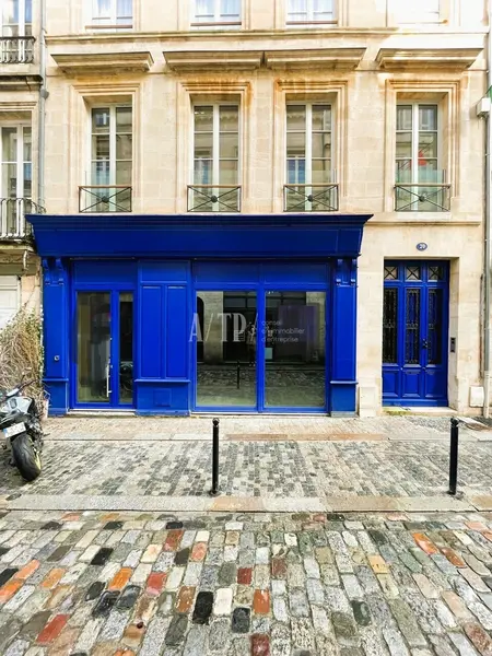 Local commercial à louer de 124 m²  Cur du Vieux Bordeaux