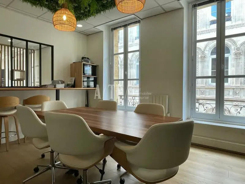 BUREAU A LOUER - 95 M² - BORDEAUX HYPERCENTRE TRIANGLE D'OR