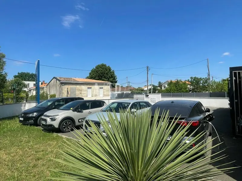 A vendre Local commercial  130m² Mérignac