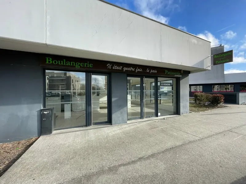LOCAL COMMERCIAL VIDE - VILLENAVE D'ORNON