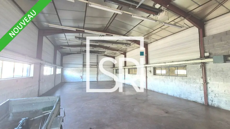 A louer Entrepôt 334m² Issoire