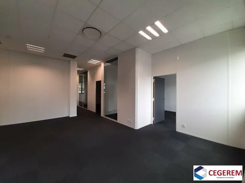 BUREAUX 226 M2 CLIMATISES A LOUER A SENART