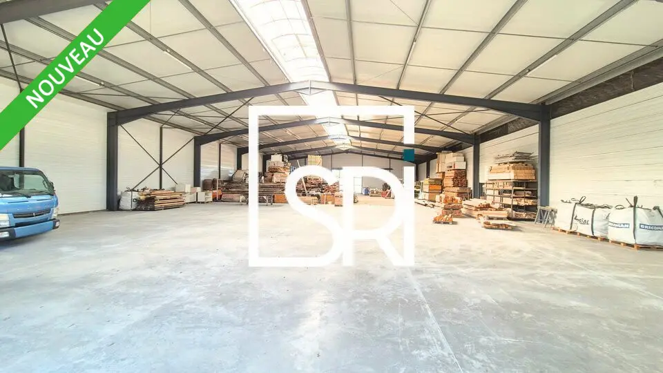 A vendre Entrepôt 3305m² Gimeaux