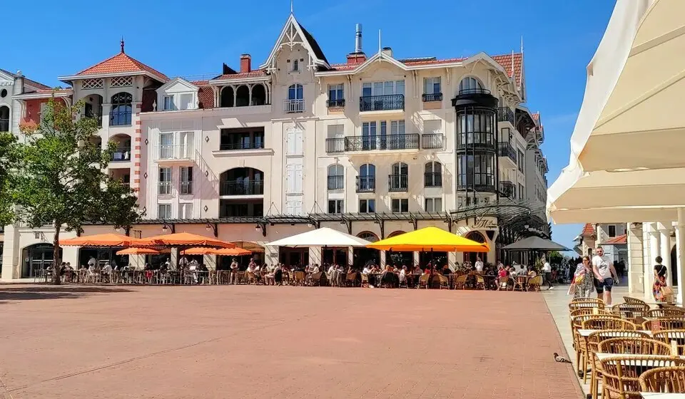 Arcachon - Centre-Ville - Emplacement N°1 - Location Pure - 115m2
