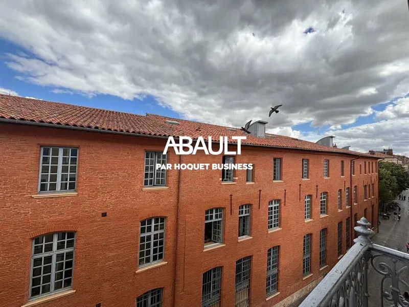A LOUER BUREAUX A DEUX PAS DU CAPITOLE DE 1 180M² 