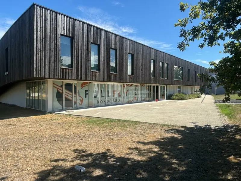 A louer Local commercial  960m² Mérignac