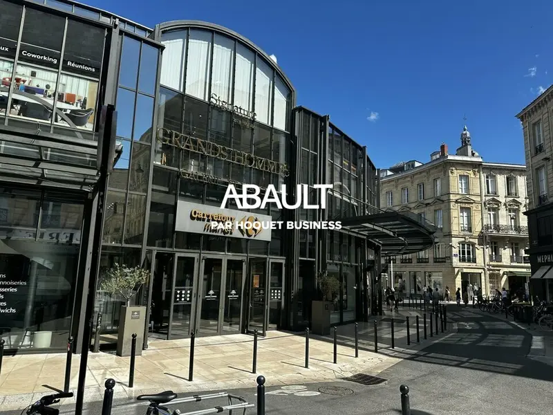 A CEDER - LOCAL COMMERCIAL - TRIANGLE D'OR - 35M² ENVIRON