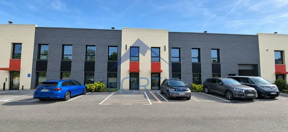 A louer Locaux d'activité 445m² Civrieux