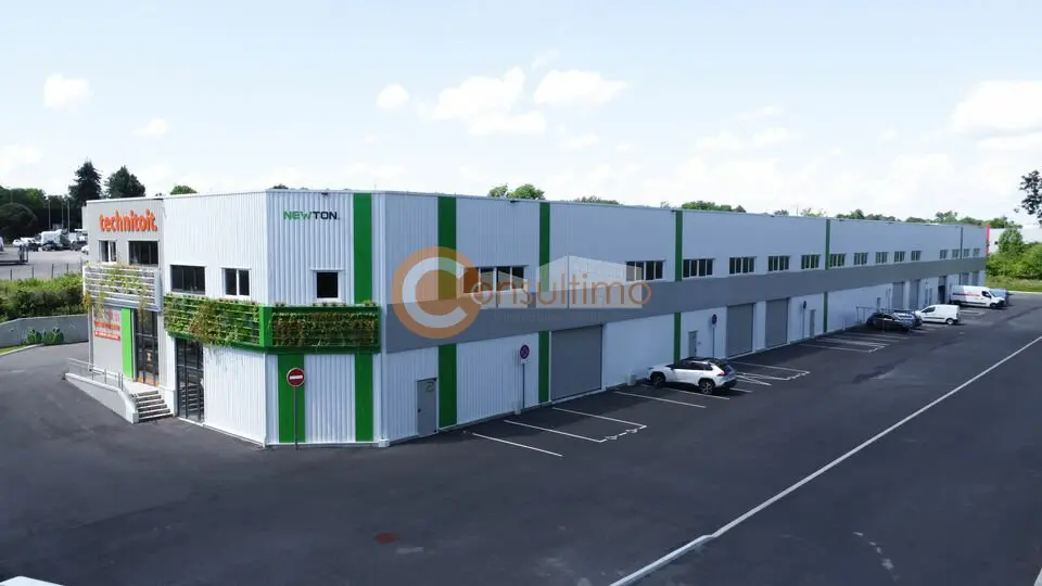 A Vendre - Local d'activités et de bureaux - Tresses