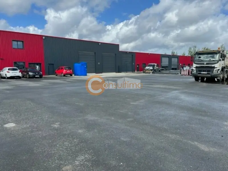 A louer - Locaux d'activités et de bureaux - Saint Jean D'Illac 