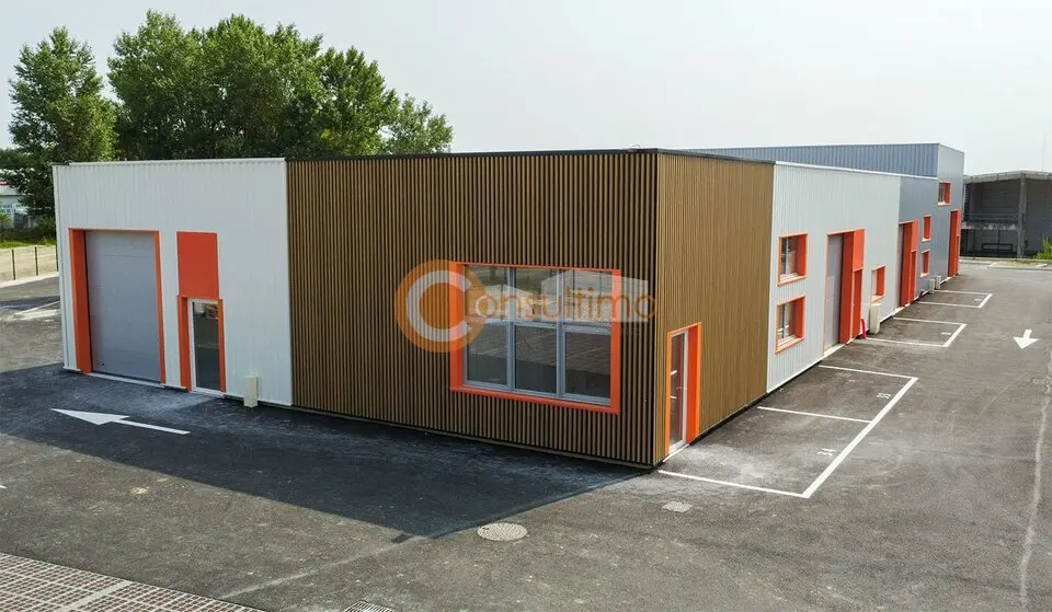 A Louer - Local d'activités et de bureaux - Carbon Blanc