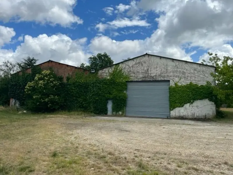 A vendre - Local d'activités et de bureaux - Saint Loubes