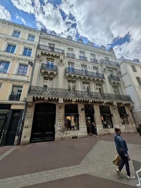 ROUEN HYPERCENTRE  BUREAUX DE CHARME  226 M²  2 PARKINGS