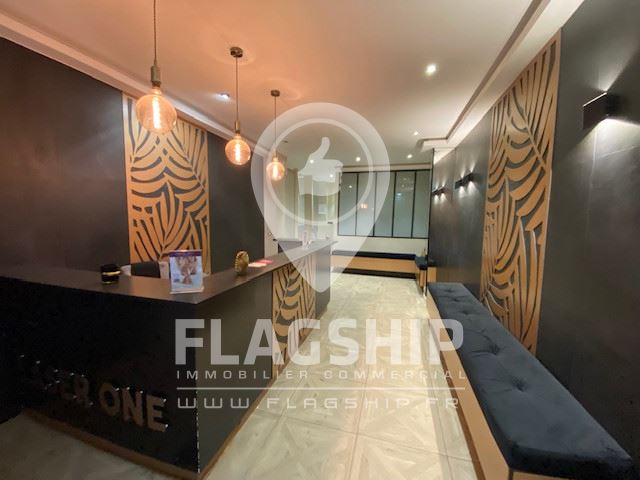 Local Commercial à louer - Paris (75000) - 180 m²