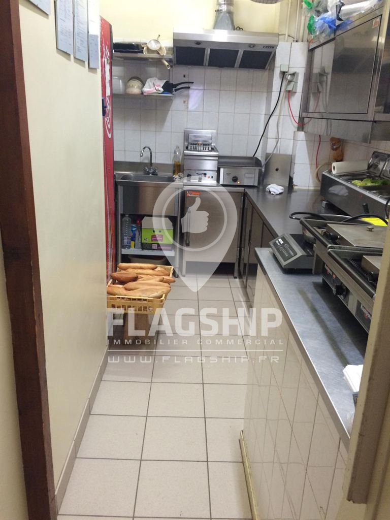 Local Commercial à louer - Paris 16 (75116) - 130 m²