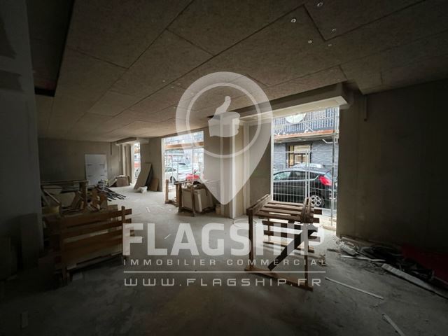 Beau local commercial neuf de 159m² situé à Saint-Ouen-sur-Seine