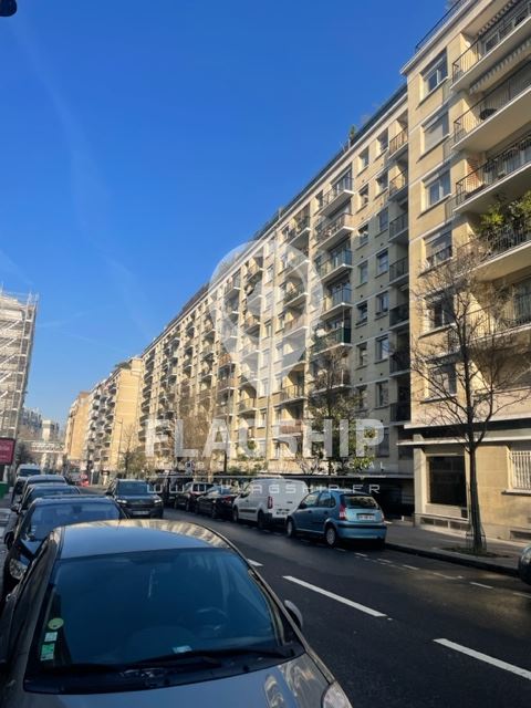 BOUTIQUE 50M² - PARIS 13E