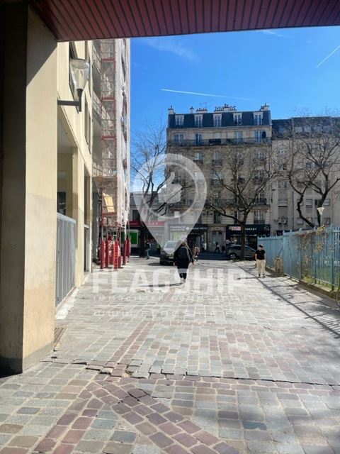 BOUTIQUE 42M2 - PARIS 19E - BELLEVILLE