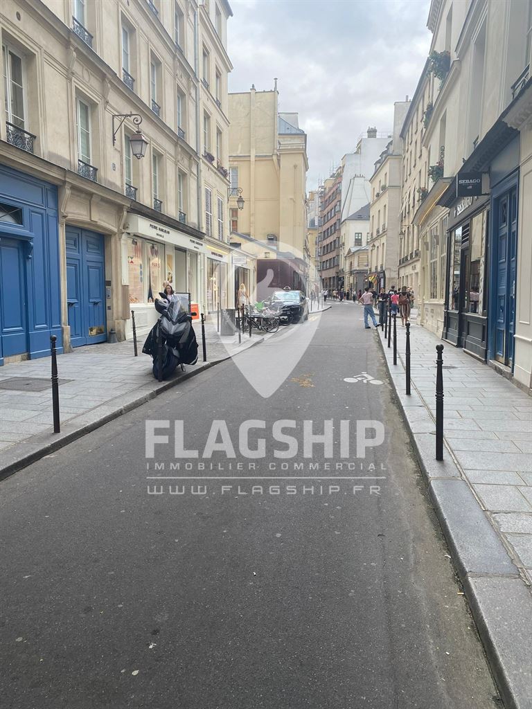 Local Commercial à louer - Paris (75000) - 65 m²