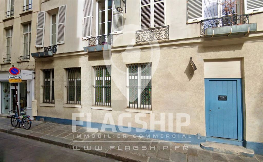 LOCAL COMMERCIAL AVEC FENETRE SUR RUE MARAIS 145 M²