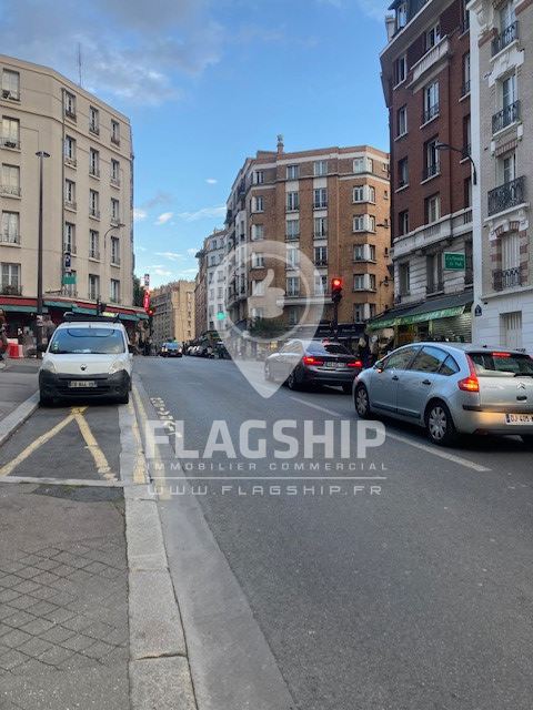 Local Commercial à louer - Paris (75000) - 324 m²