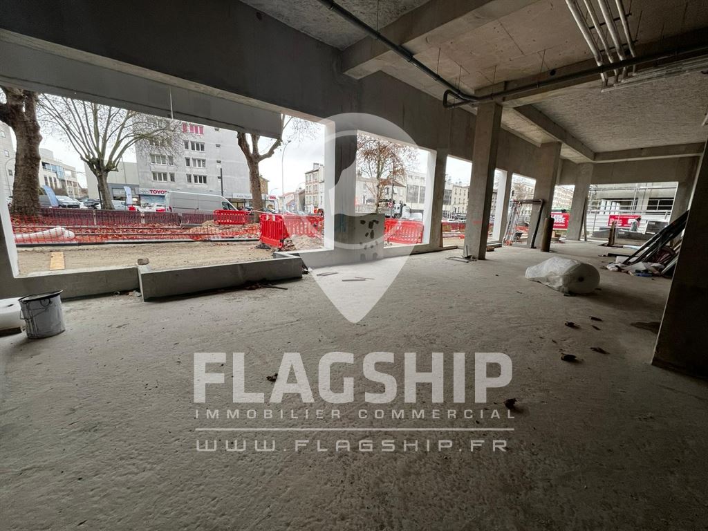 LOCAL COMMERCIAL - 256M² - BAGNEUX
