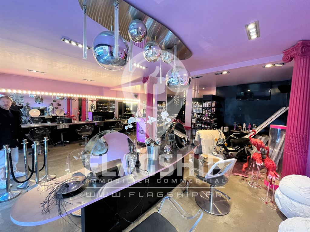 Local Commercial à louer - Paris (75000) - 220 m²