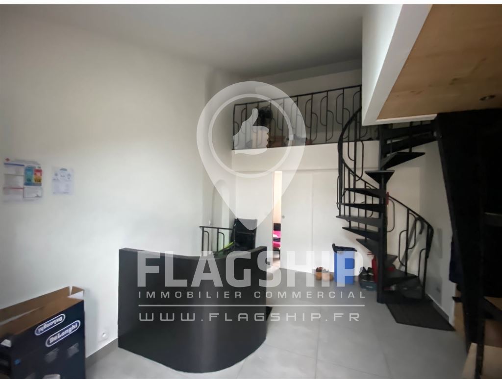 MURS OCCUPES DE RESTAURANT RAPIDE