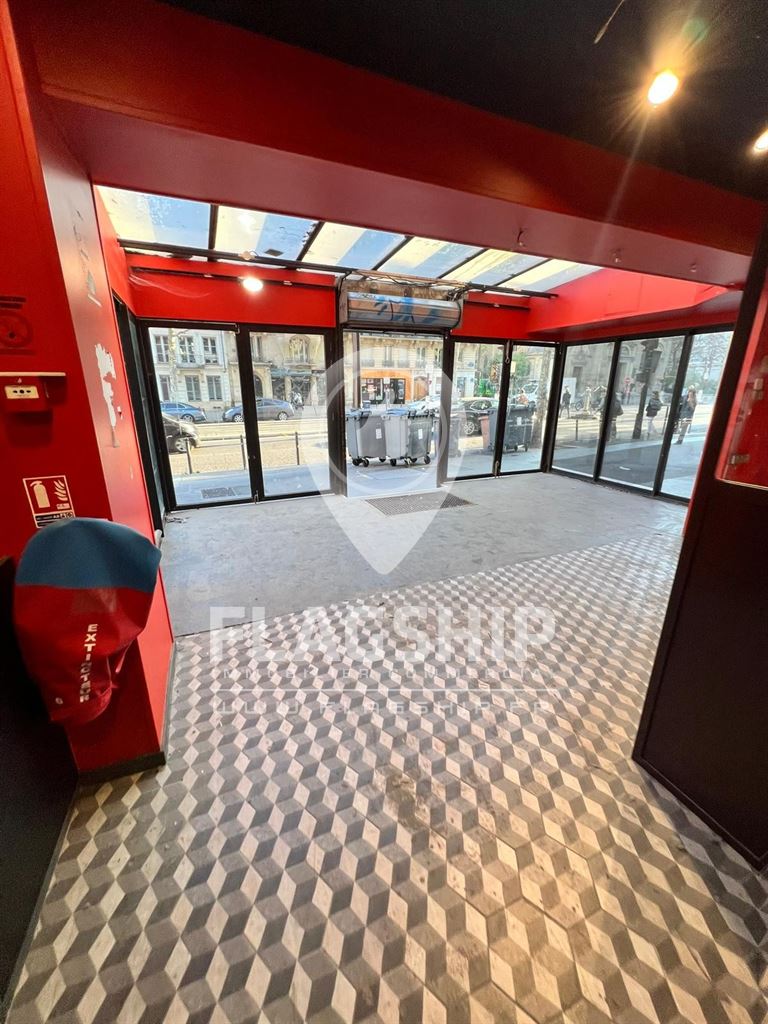 Local Commercial à louer - Paris (75000) - 198 m²