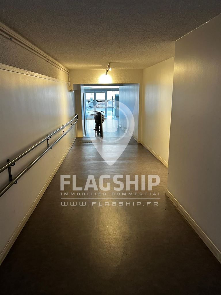 Local Commercial à louer - Paris (75000) - 1143 m²