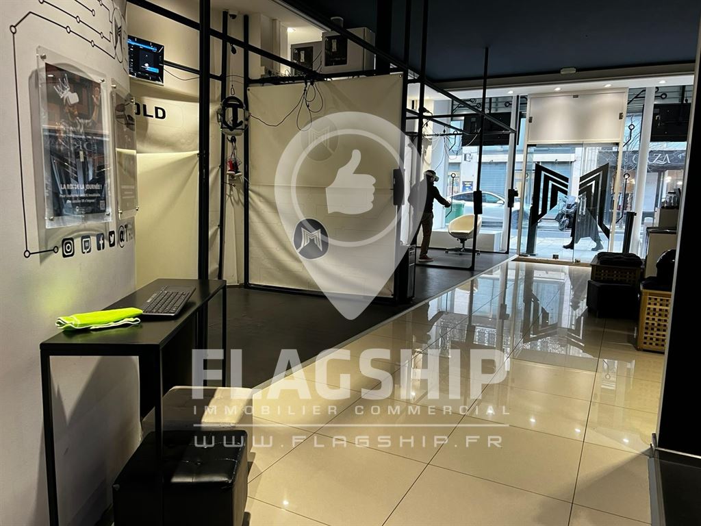 Local Commercial à louer - Paris (75000) - 216 m²