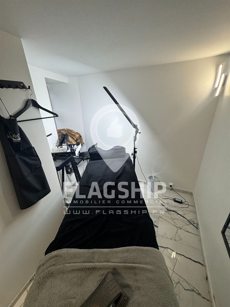 Local Commercial à louer - Paris (75000) - 83 m²