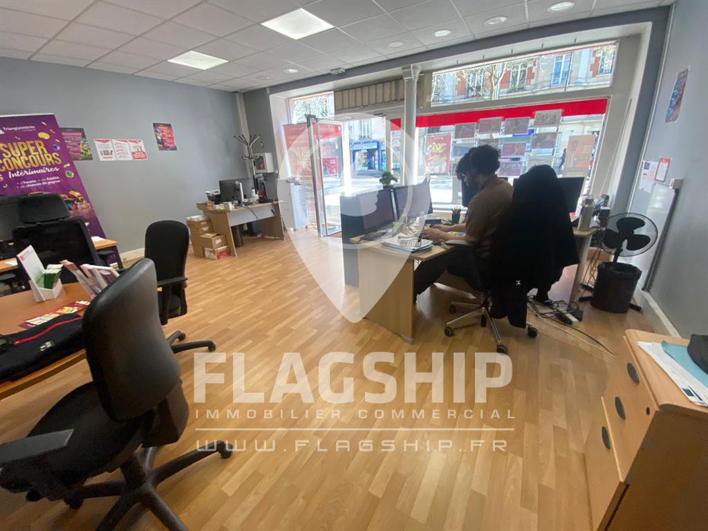 Local Commercial à louer - Paris (75000) - 122 m²