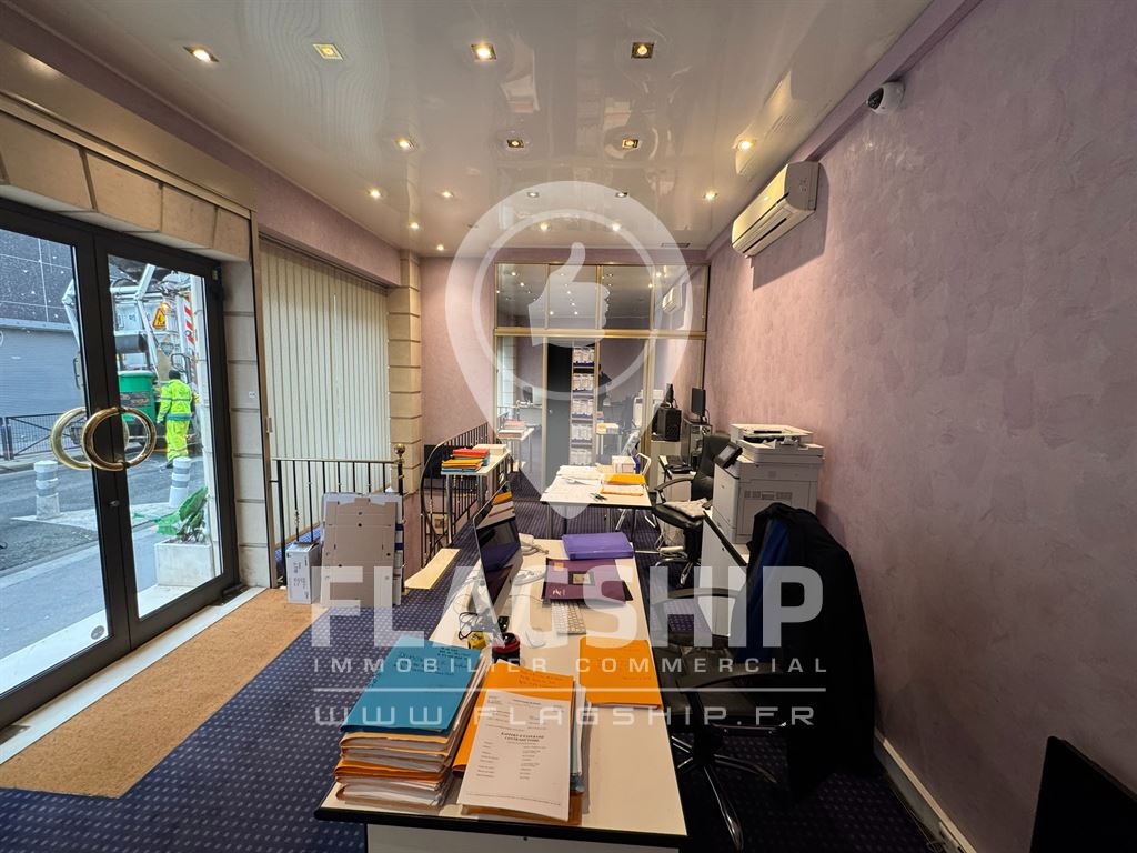 Local Commercial à louer - Paris (75000) - 73 m²