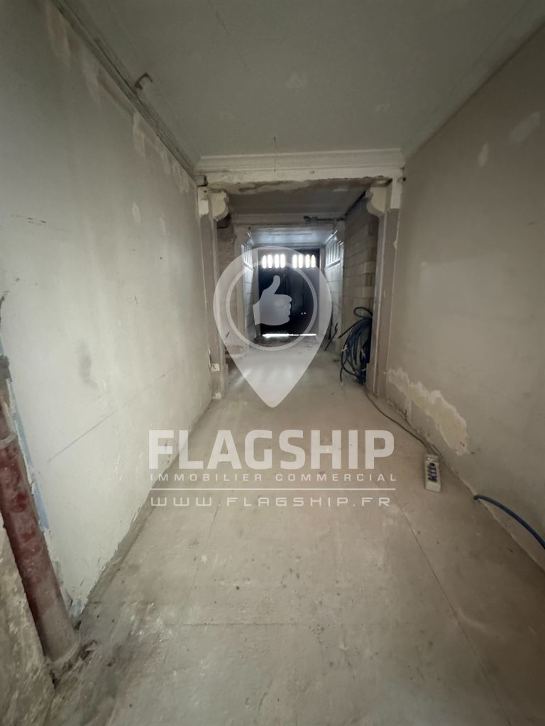 Local Commercial à vendre - Paris (75000) - 300 m²